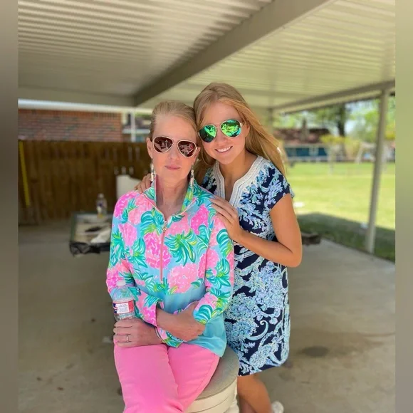 XXS/LILY PULITZER - MADIA TUNIC DRESS
HIGH TIDE NAVY SCUBA DOO - Picture 3 of 3